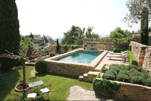 Exclusivité sur Gordes, ensemble de 1850 en pierre avec piscine.